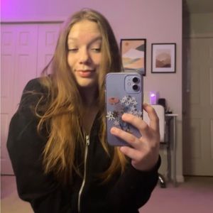 Meet your Posher, Brooke